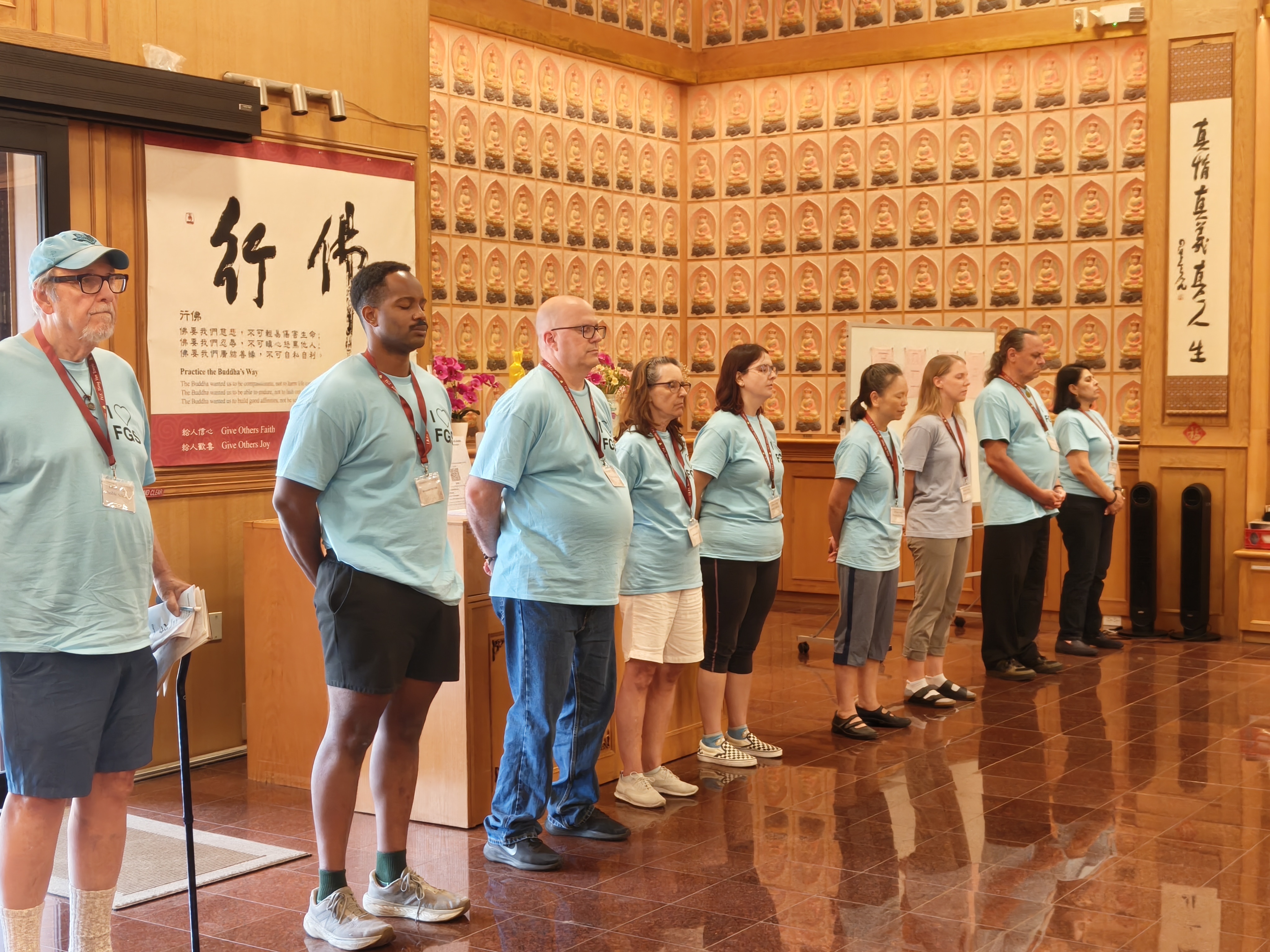 Xiang Yun Temple meditation retreat participants